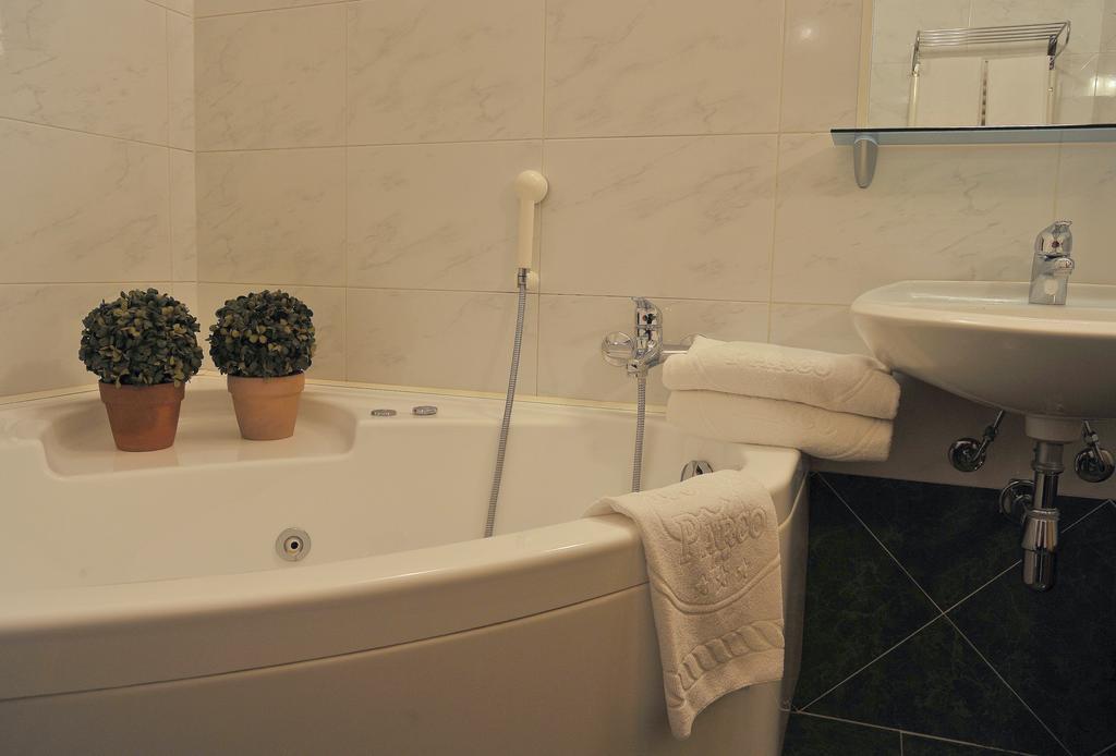 Hotel Parco Castelvetro Piacentino Ngoại thất bức ảnh